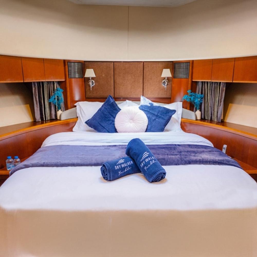 San Lorenzo 82ft Yacht