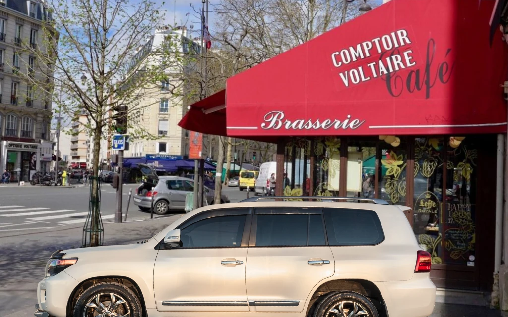 Car Rental in Paris 15th: Pick Up Near Montparnasse