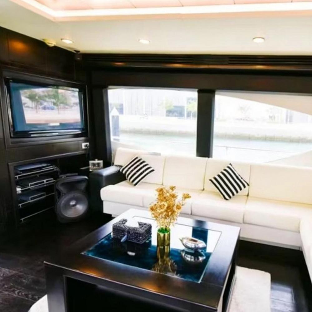 Madision - 80 Ft Yacht